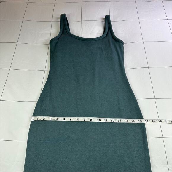 Vuori Dress Women Small Green Lake Heather Halo Essential Tank Shelf Bra Stretch - Picture 7 of 8
